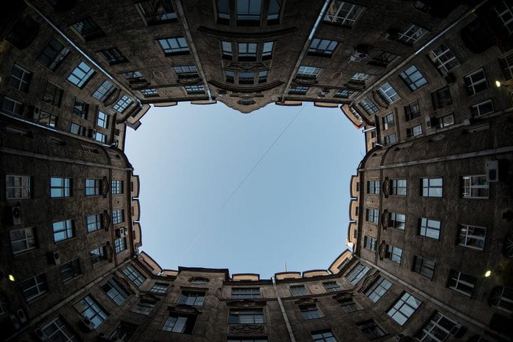 La afectación de bienes a la actividad de construcción o promoción inmobiliarias