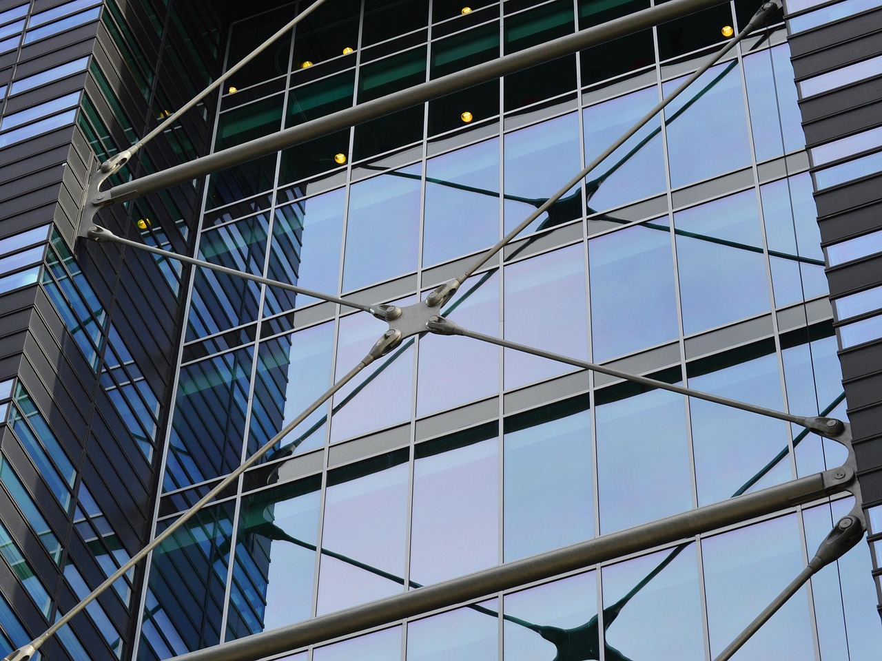 Habrá responsables subsidiarios solo cuando no existan solidarios...